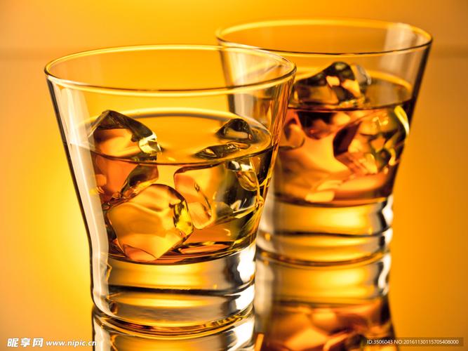 酒与冰摄影图__饮料酒水_餐饮美食_摄影图库_昵图网
